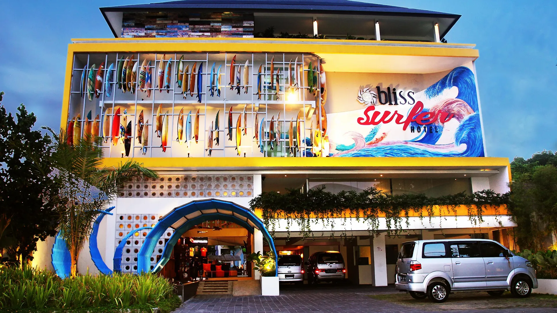 Bliss Surfer Hotel By Tritama Hospitality Legian