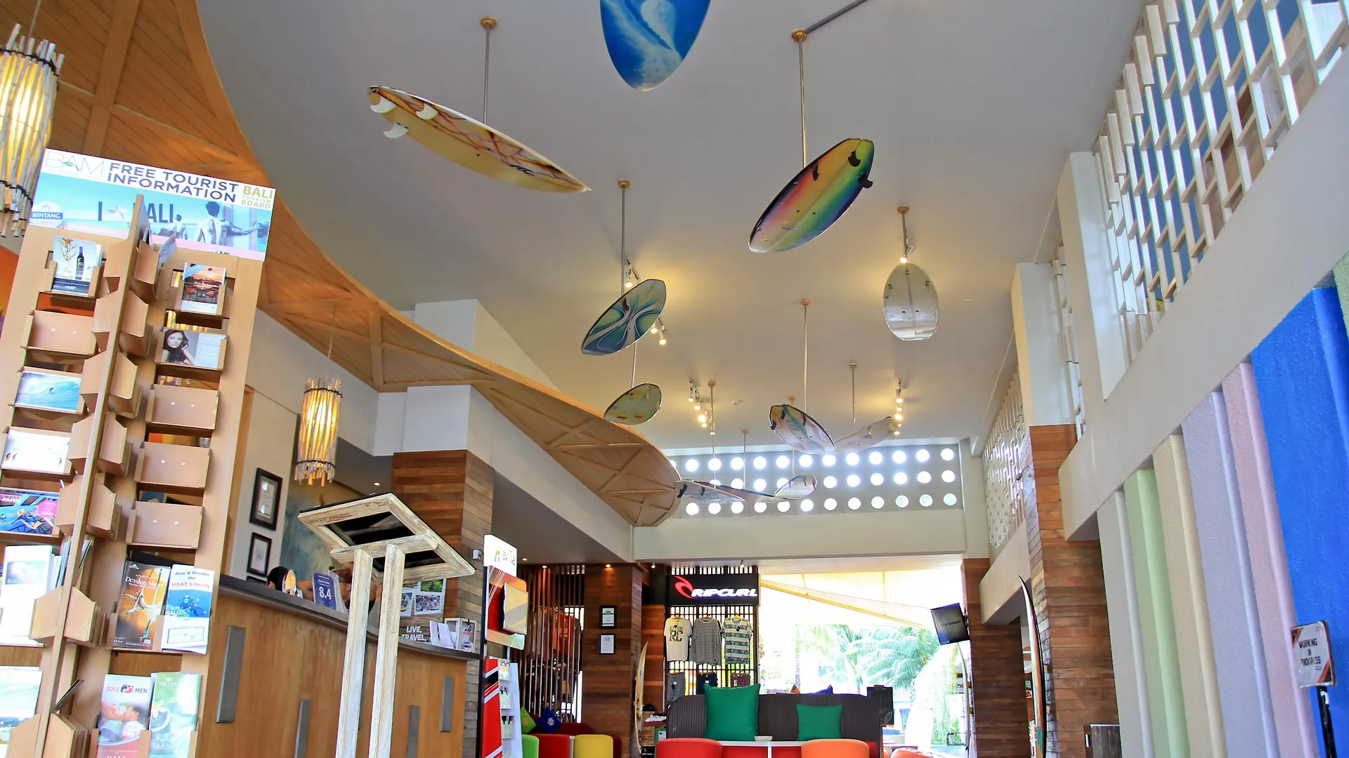 Bliss Surfer Hotel By Tritama Hospitality Legian