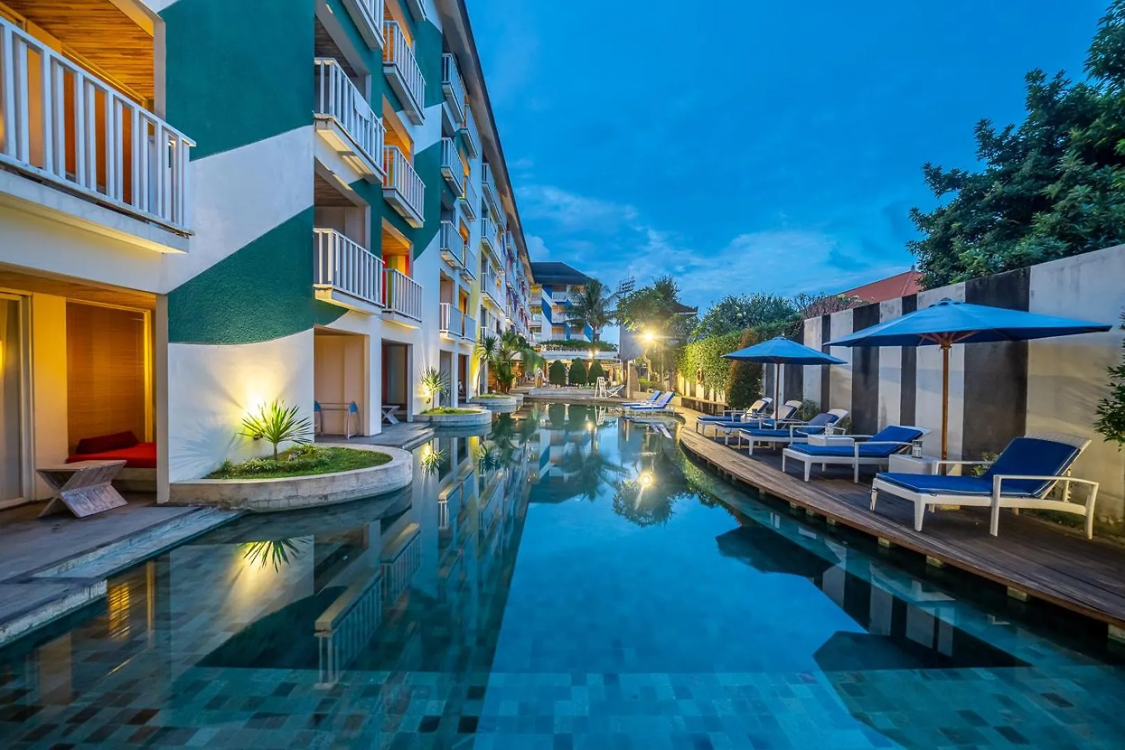 Bliss Surfer Hotel By Tritama Hospitality Legian