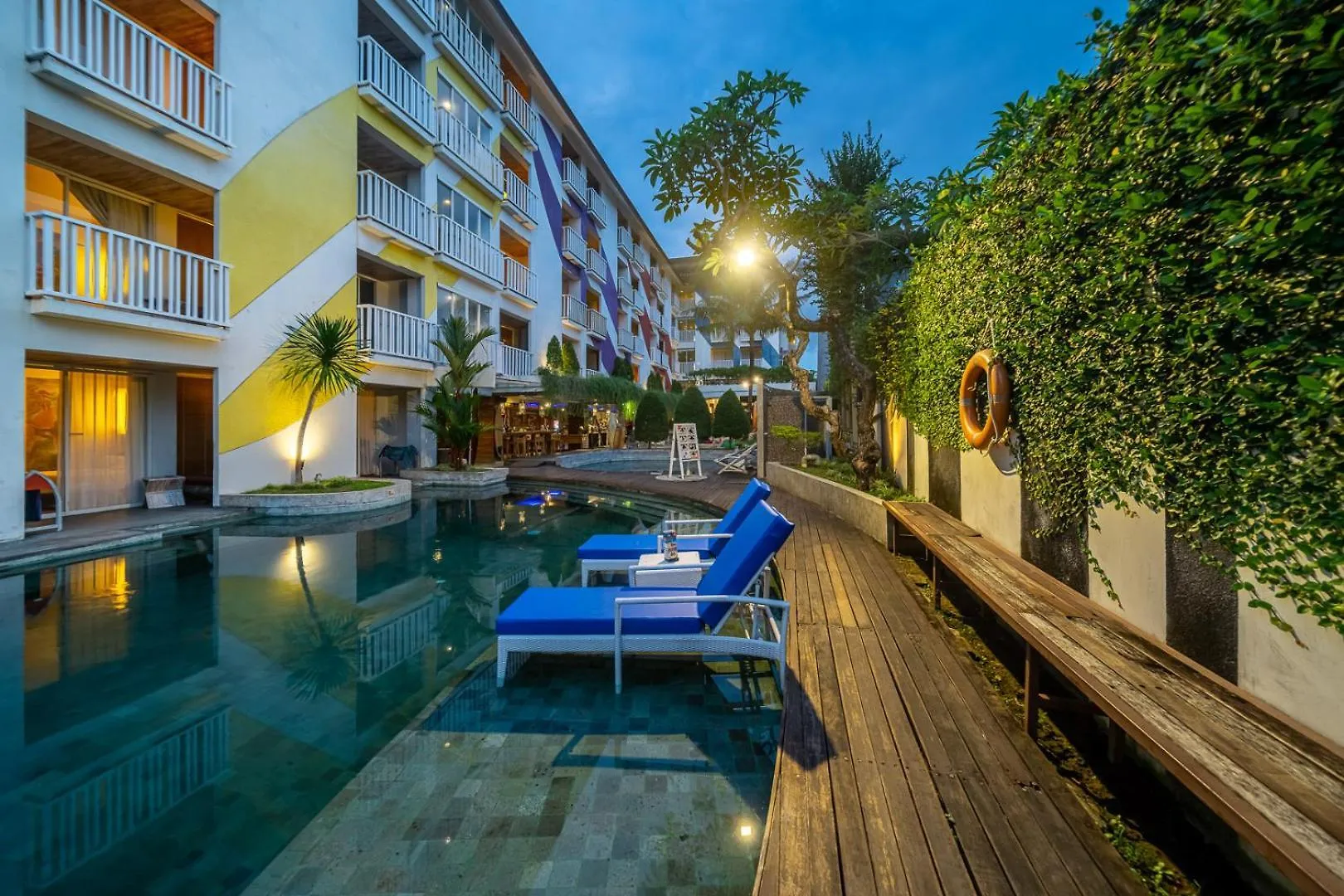 Bliss Surfer Hotel By Tritama Hospitality Legian  Legian (Bali)