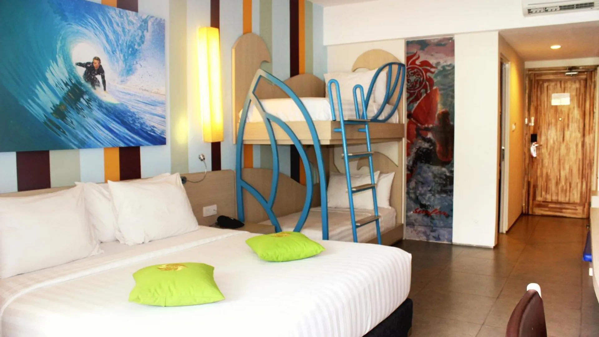 Bliss Surfer Hotel By Tritama Hospitality Legian